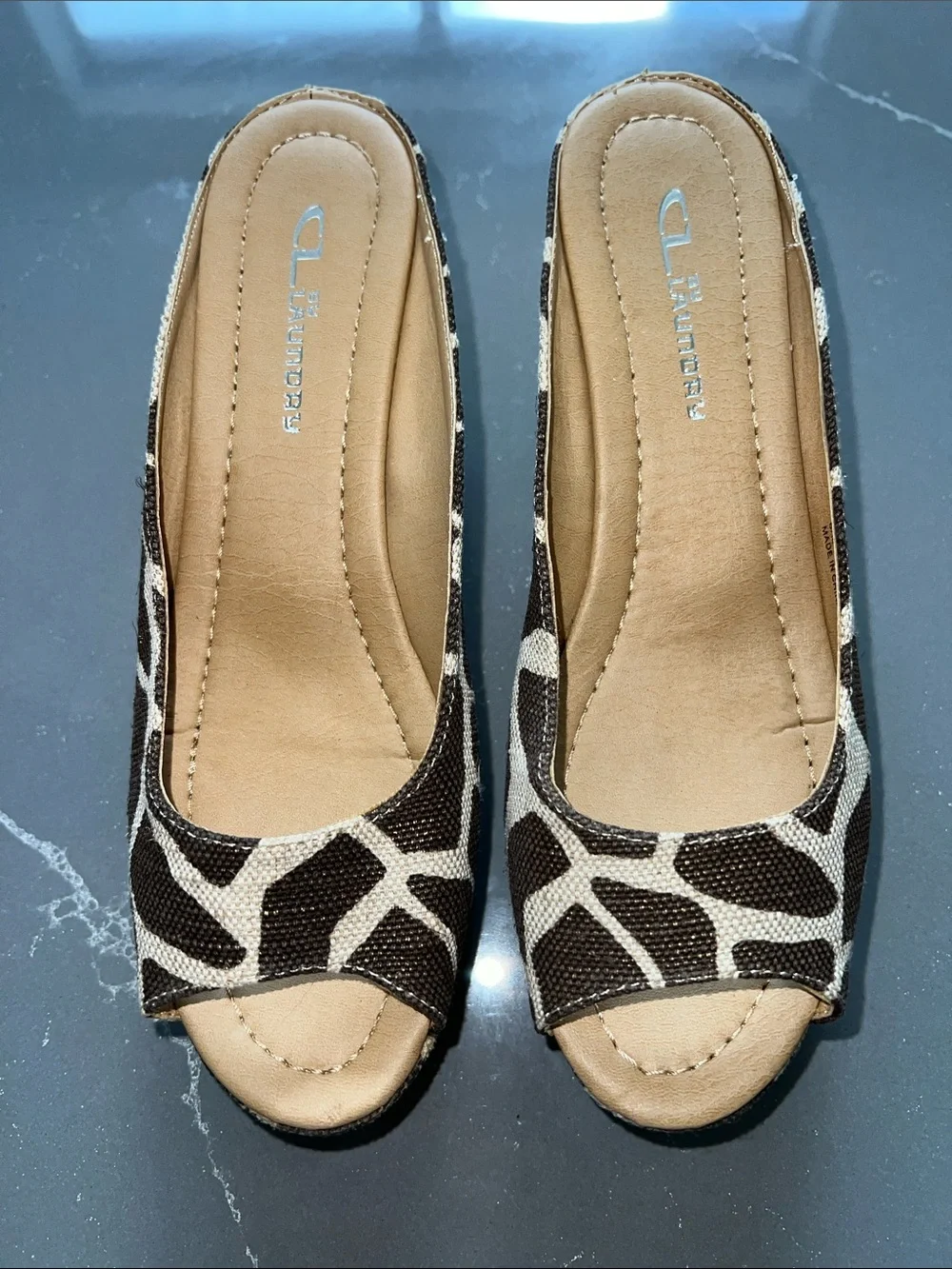 CL by Laundry Brown & Cream Giraffe-Print Straw Wedge Slide Platform Sandals US8